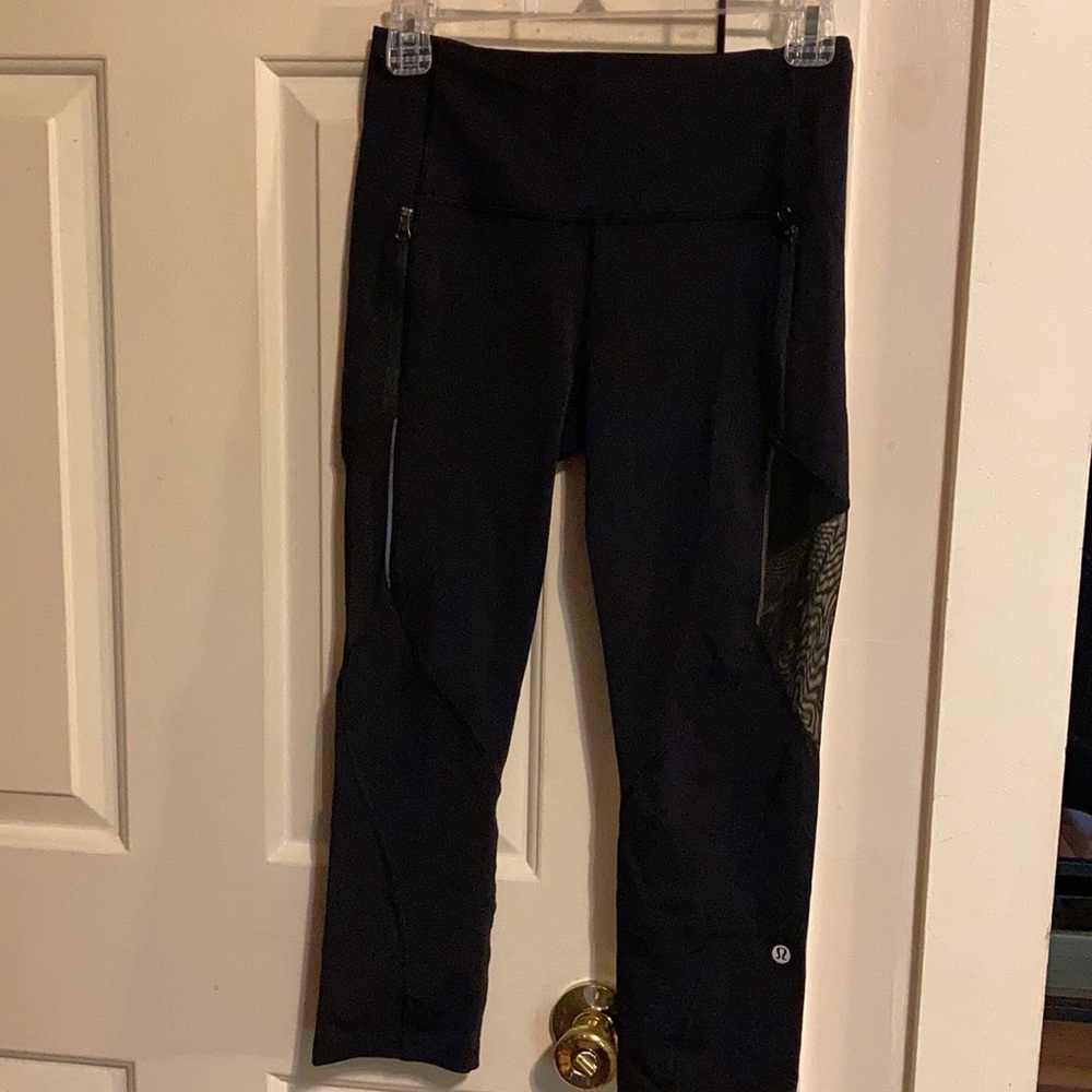 Lululemon black reveal workout pants pocketed 6